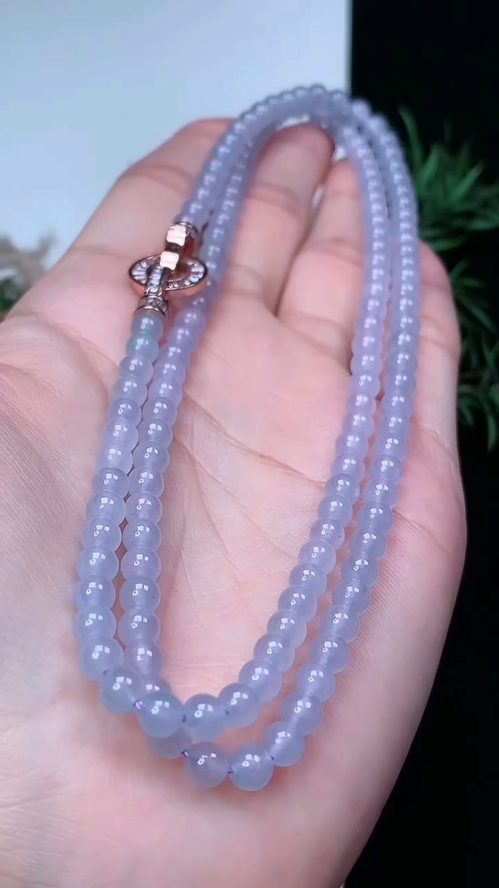 天然A货翡翠白冰圆珠项链，尺寸4.5-138颗，重量:23.63g3月22日
工厂直销收藏佳品,种好