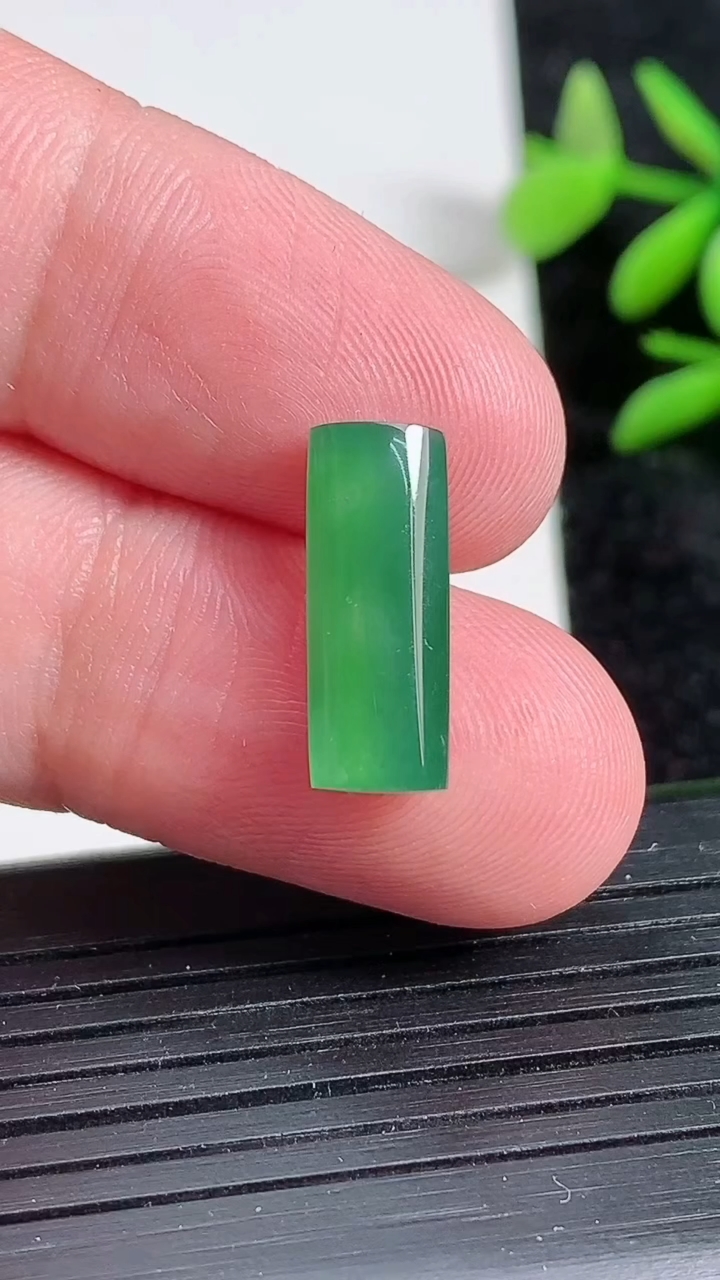 天然A货翡翠马鞍戒面，尺寸16.4-6.2-3.5，重:0.90g2026年3月22日
工厂直销收藏