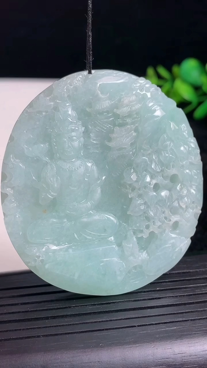 天然A货翡翠山水大势至菩萨吊坠尺寸57.9-53.3-8.2重量:54.50g
3月22日