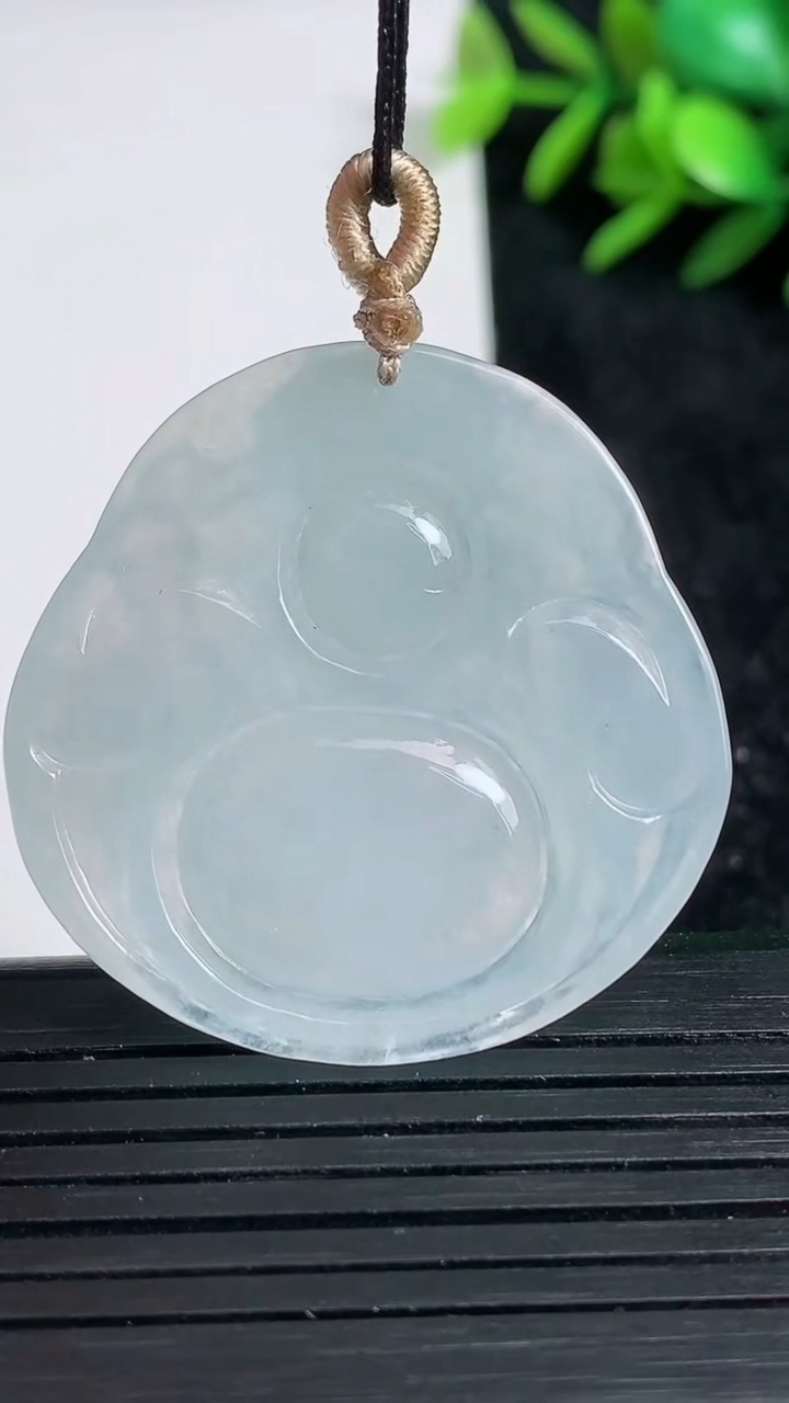 天然A货翡翠财神爷吊坠尺寸35.7-36.3-5.9重量:13.97g
3月22日