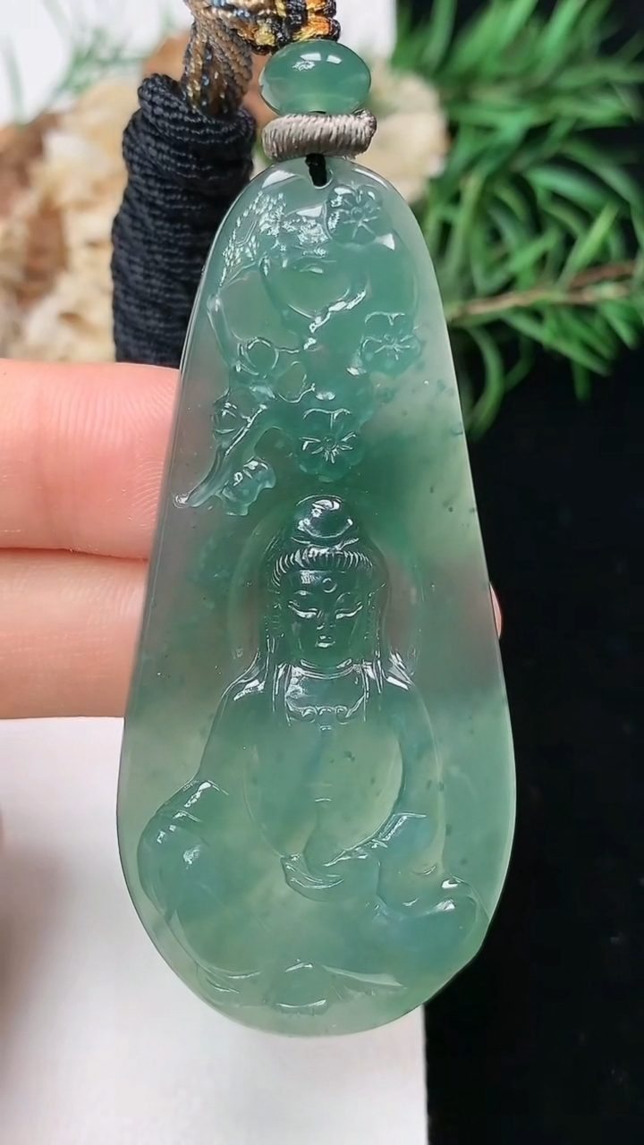 天然A货翡翠蓝水观音菩萨吊坠，尺寸59.2-27.6-5.6，重量:20.71g
3月22日