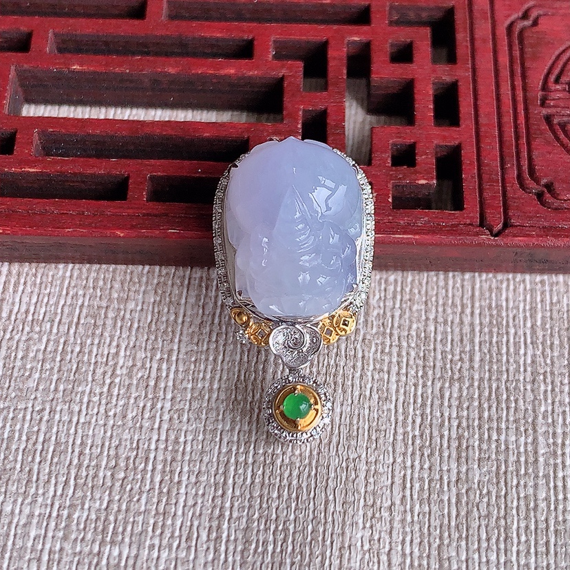 天然A货翡翠18K金伴钻镶嵌紫罗兰招财貔貅吊坠 
尺寸28.6-15-12.2裸石16.8-12mm