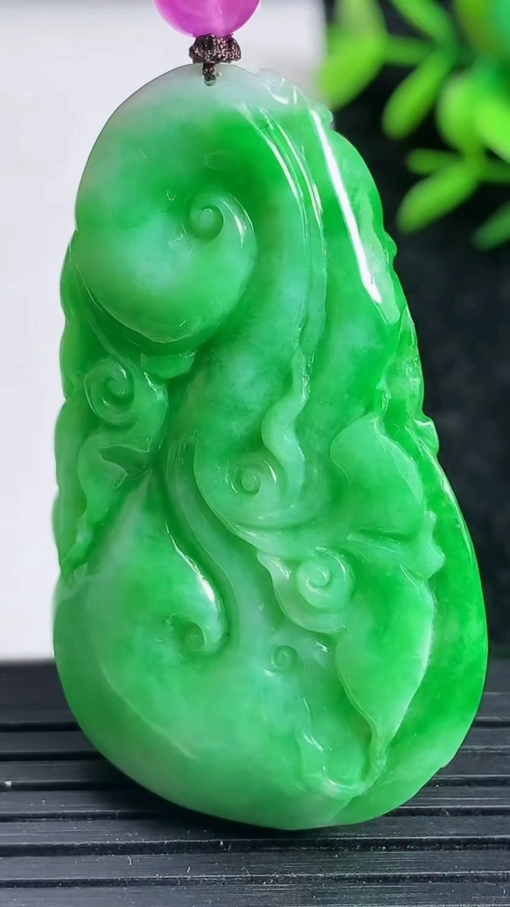 天然A货翡翠年年有余吊坠，尺寸48-29.4-5.8，重:17.41g
3月22日