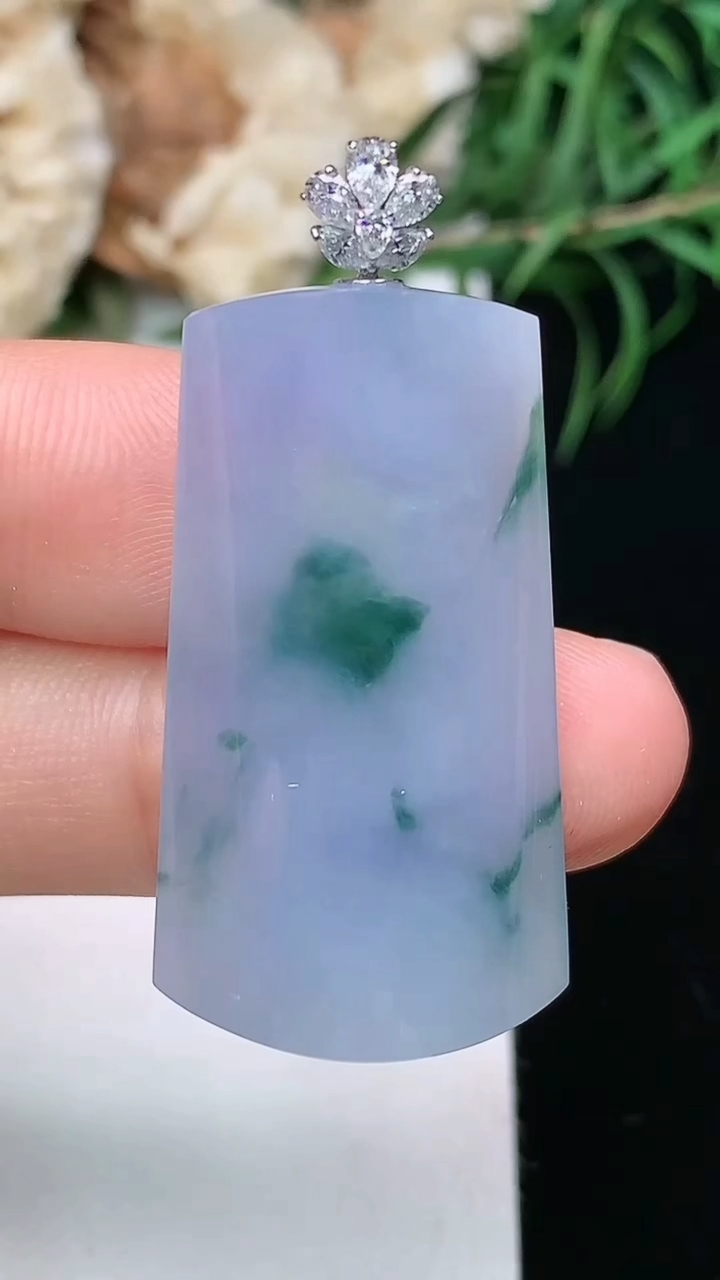 天然A货翡翠紫罗兰 飘花平安柱吊坠，尺寸32.2-18.3-7.4，重量:8.60g
3月22日