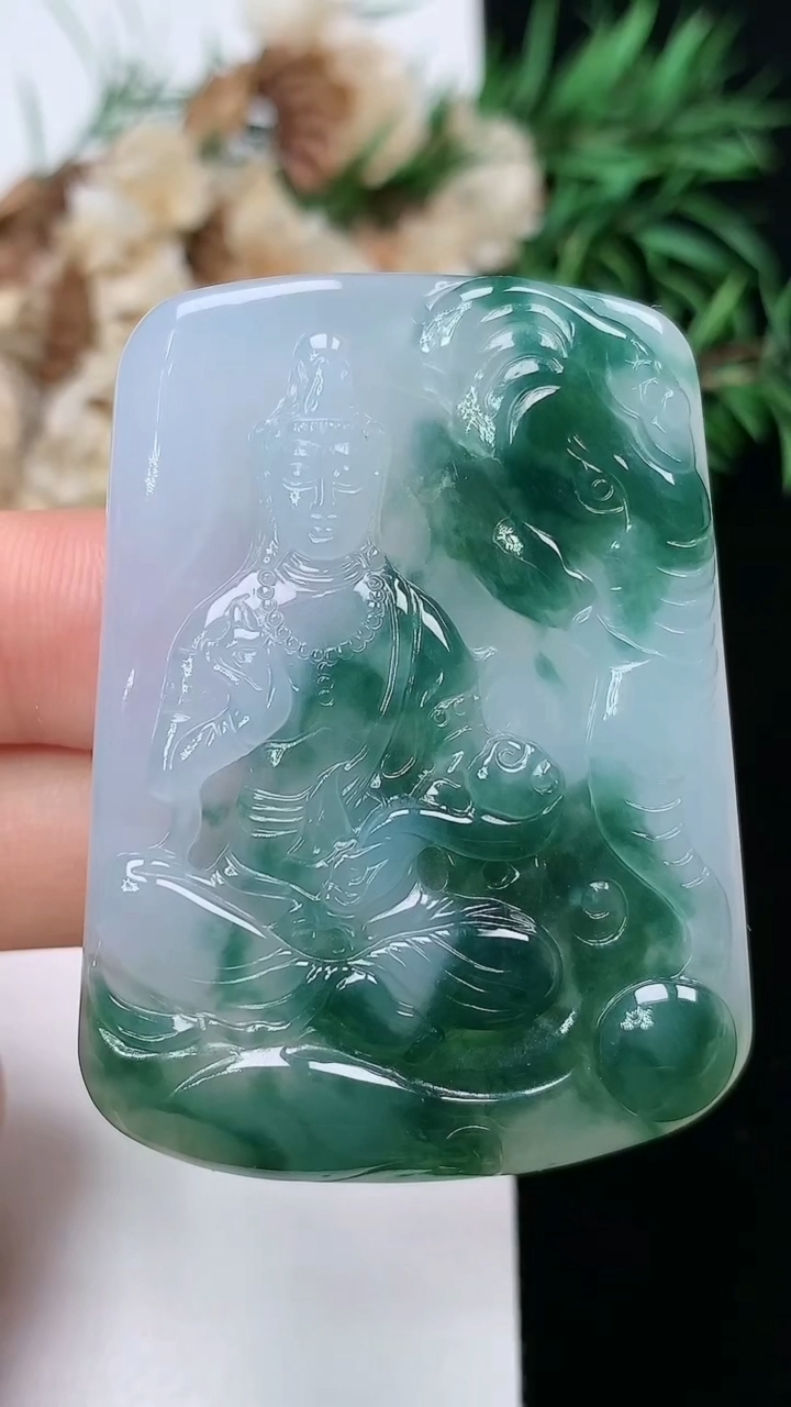 天然A货翡翠普贤菩萨吊坠，尺寸48.2-36-5，重量:21.19g
3月22日