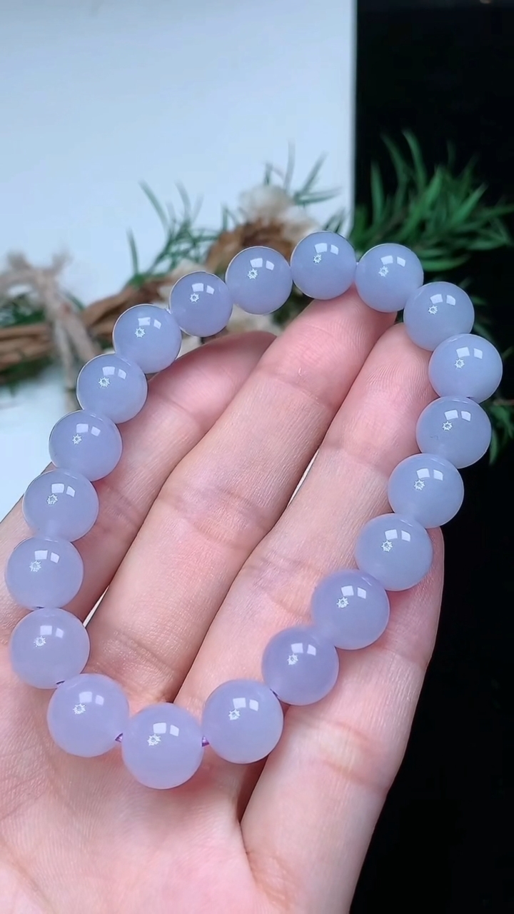 天然A货翡翠紫罗兰圆珠手串，尺寸9.5-20颗，重量:29.29g3月22日
工厂直销收藏佳品,种好水足，色泽均匀，有种有色，上手高大气！