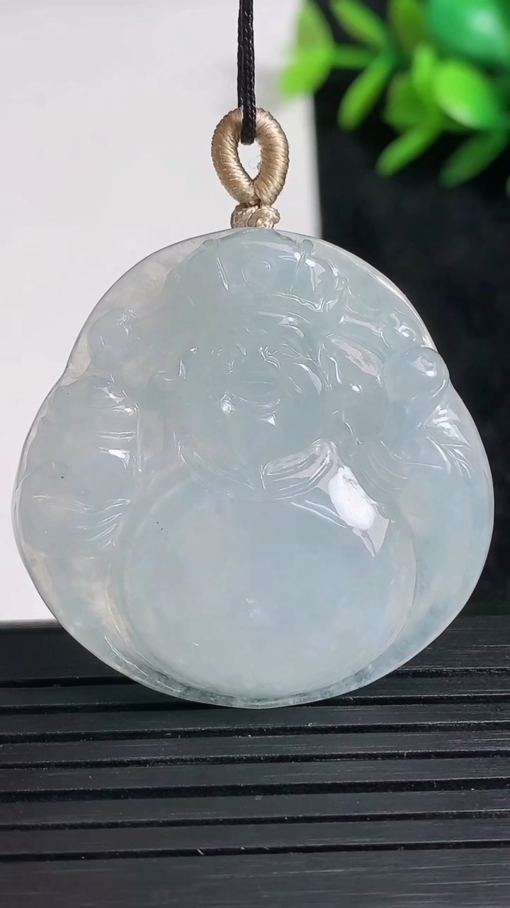 天然A货翡翠财神爷吊坠尺寸35.7-36.3-5.9重量:13.97g
3月22日