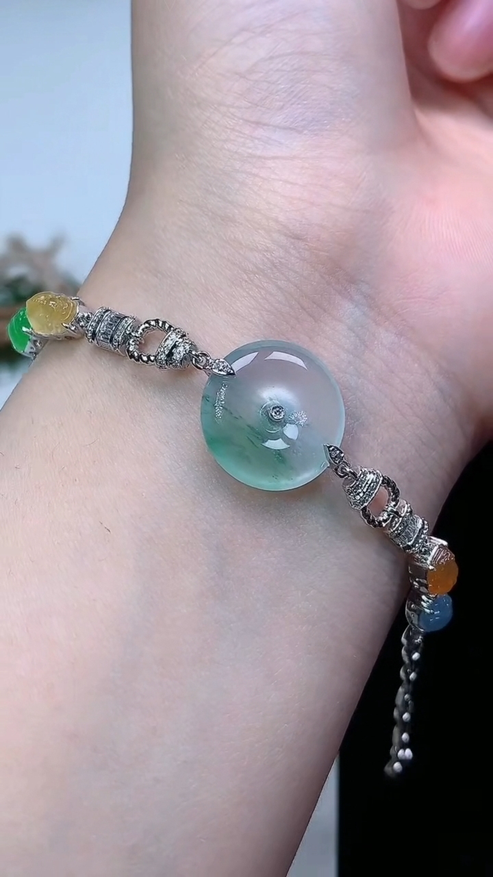 天然A货翡翠飘花平安扣手链，尺寸15.4-4，重量:9.37g
3月22日