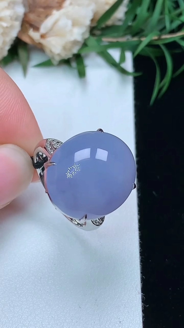 天然A货翡翠紫罗兰蛋面戒指，尺寸17-17.6-15，重量:6.58g
3月22日