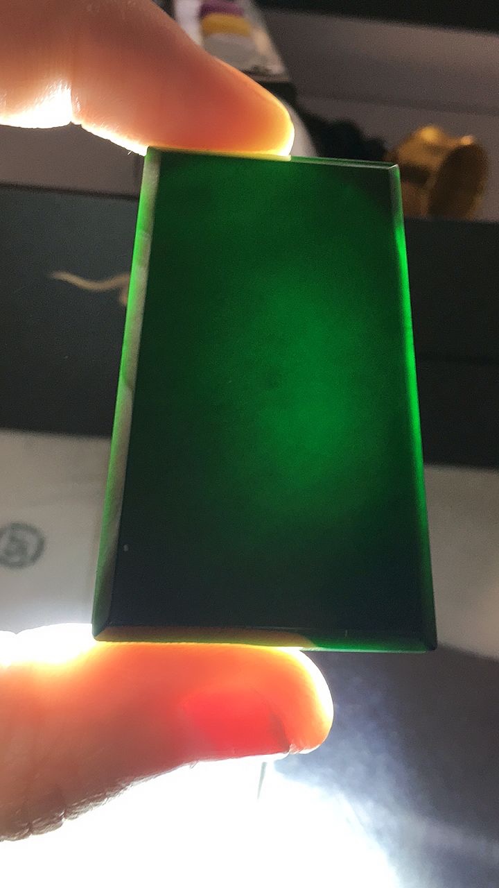 天然A货翡翠墨翠无事牌镶嵌件 打灯全透  
尺寸47.5-30.5-5mm 重量21.22g 0321