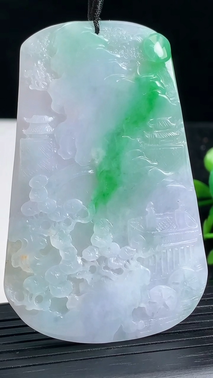 天然A货翡翠山水牌吊坠尺寸72.6-42.6-6重量:41.24g
3月22日