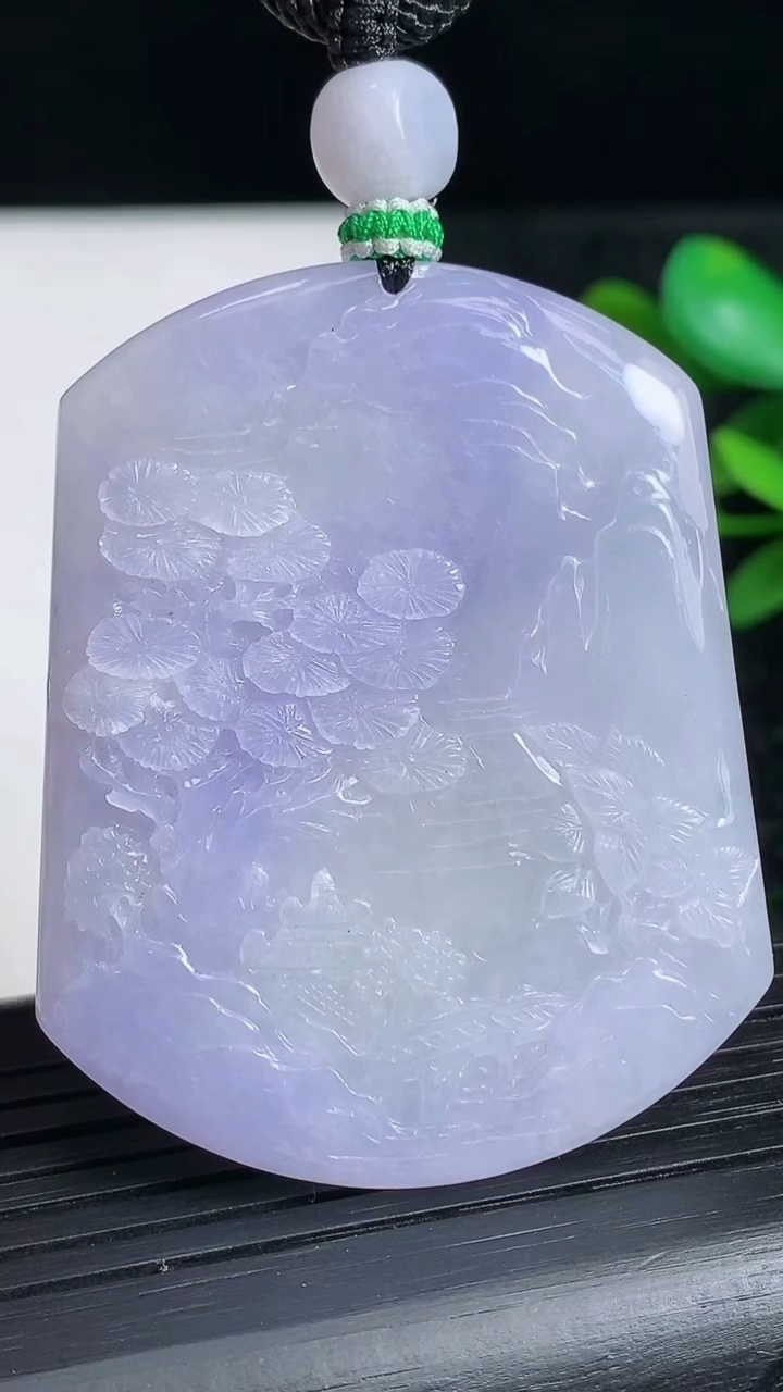 天然A货翡翠紫罗兰山水牌吊坠尺寸50.2-40.4-4.4重量:25.87g
3月22日