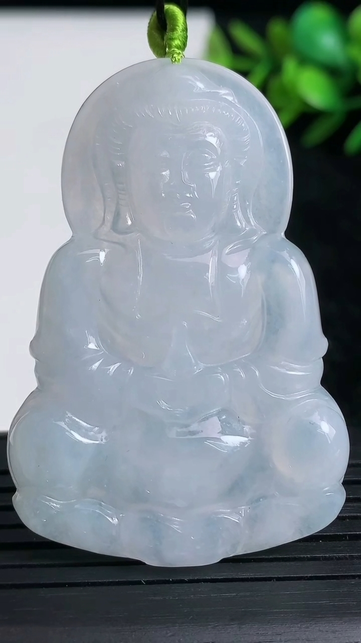 天然A货翡翠观音菩萨吊坠尺寸53.7-36.5-5重量:17.80g
3月22日