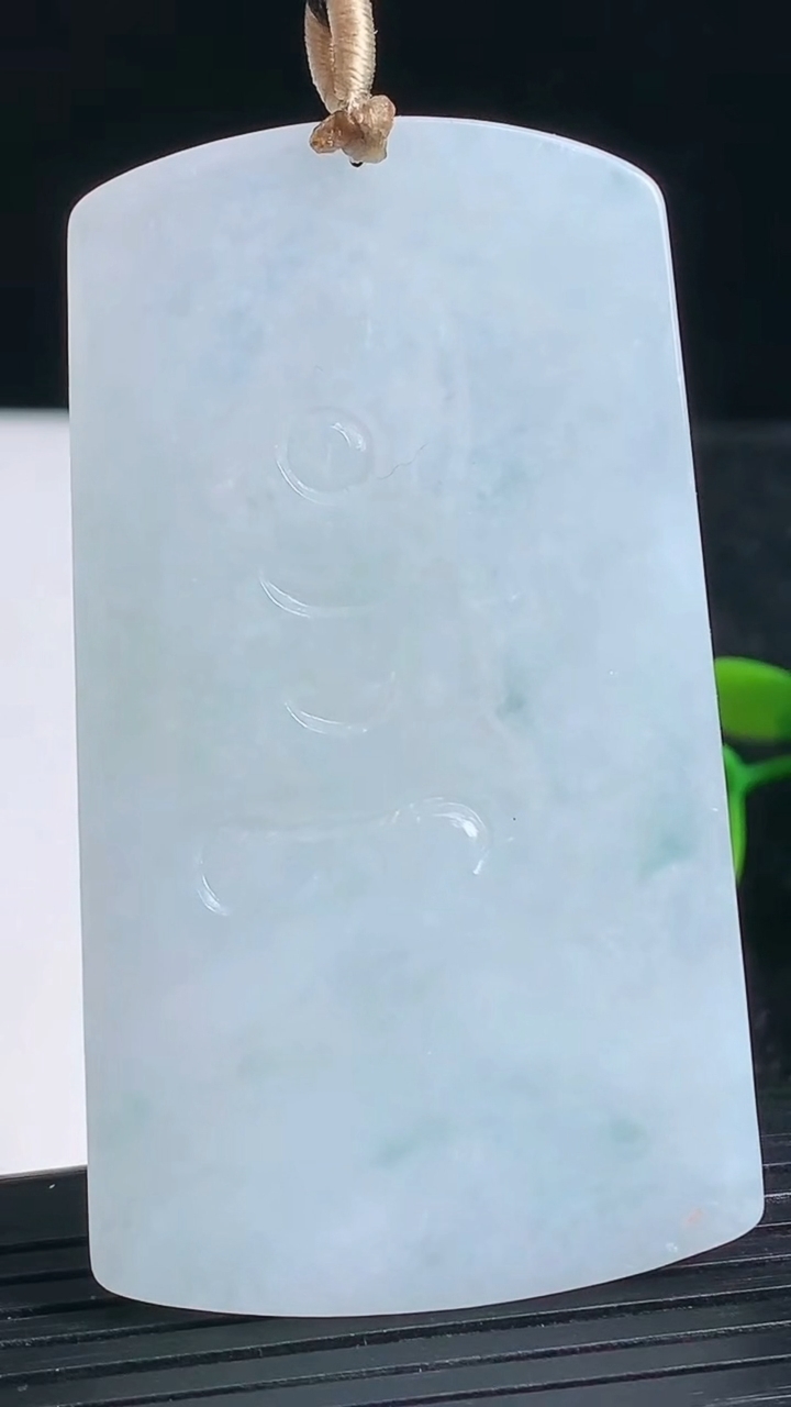 天然A货翡翠飘花普贤菩萨吊坠尺寸64.8-37.3-4.2重量:26.27g
3月22日