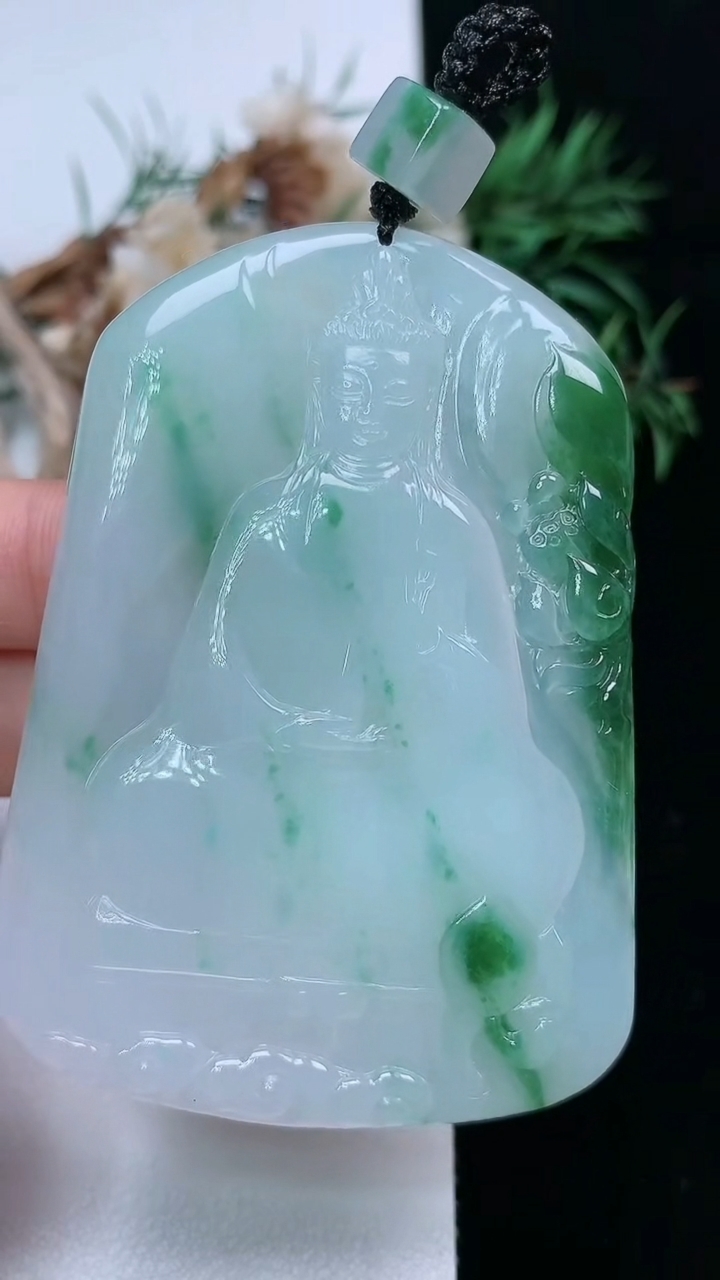 天然A货翡翠素衣观音吊坠，尺寸65.6-47-5.8，重量:41.01g
3月22日