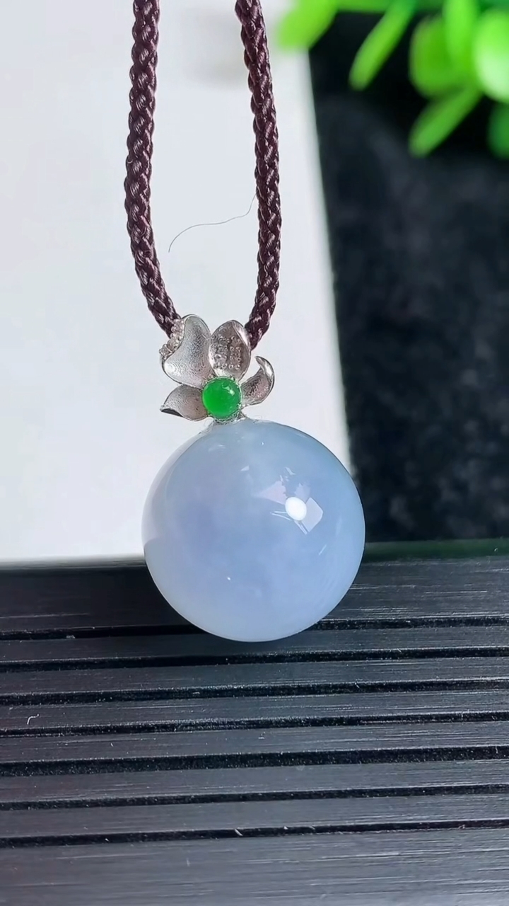 天然A货翡翠18K金紫罗兰圆珠吊坠尺寸14.7重量:6.46g3月22日
工厂直销收藏佳品,种好水足