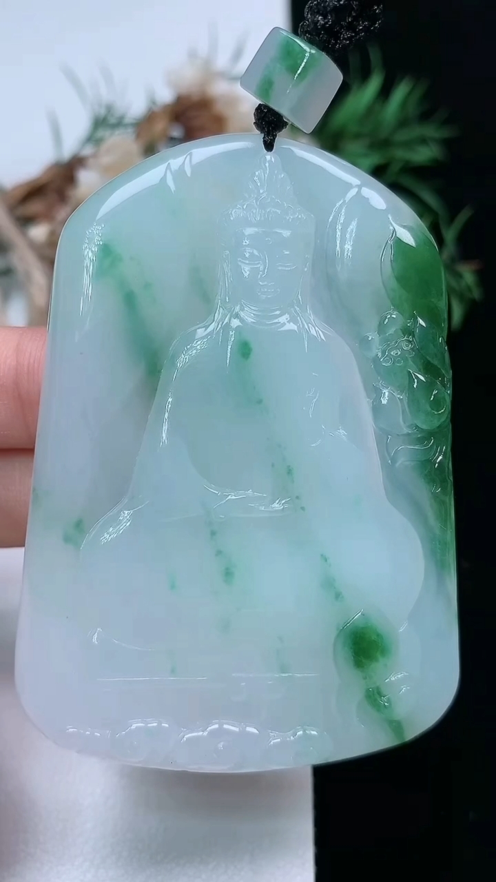 天然A货翡翠素衣观音吊坠，尺寸65.6-47-5.8，重量:41.01g
3月22日