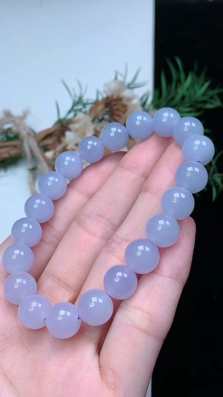 天然A货翡翠紫罗兰圆珠手串，尺寸9.5-20颗，重量:29.29g3月22日
工厂直销收藏佳品,种好水足，色泽均匀，有种有色，上手高大气！