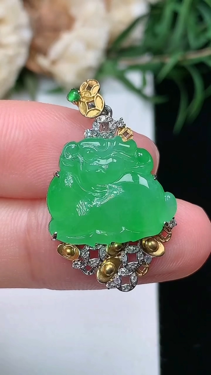 天然A货翡翠貔貅吊坠，尺寸28.7-13.8-16-5.5，重量:4.01g
3月22日