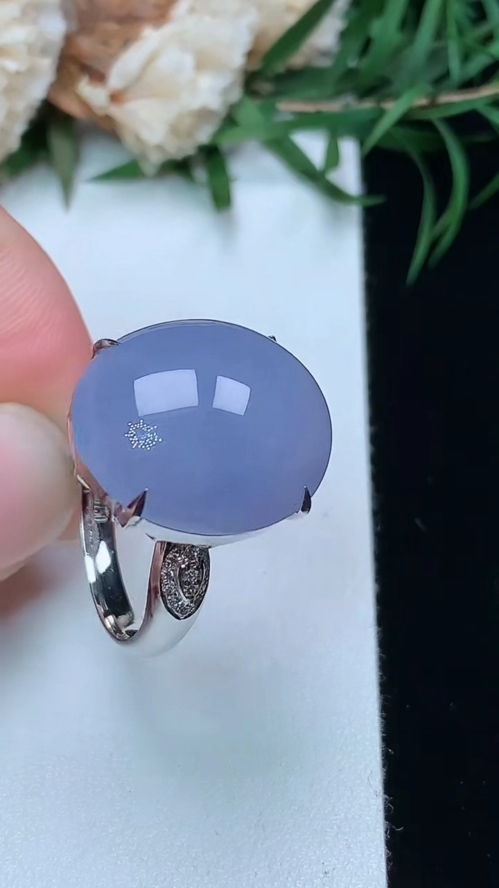 天然A货翡翠紫罗兰蛋面戒指，尺寸17-17.6-15，重量:6.58g
3月22日