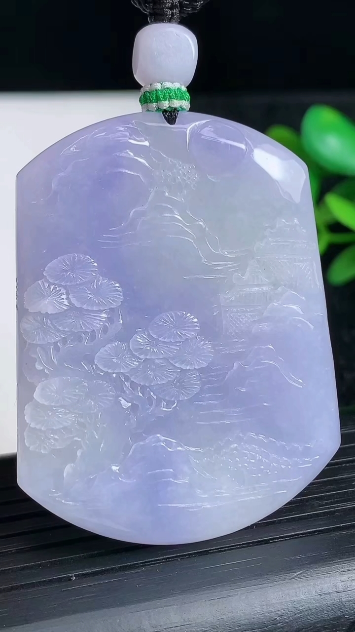 天然A货翡翠紫罗兰山水牌吊坠尺寸50-38.9-4.3重量:26.65g
3月22日