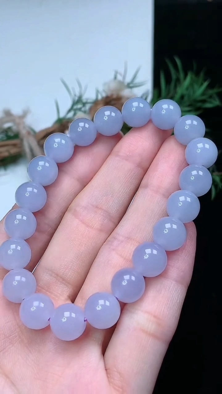 天然A货翡翠紫罗兰圆珠手串，尺寸9.5-20颗，重量:29.29g3月22日
工厂直销收藏佳品,种好水足，色泽均匀，有种有色，上手高大气！