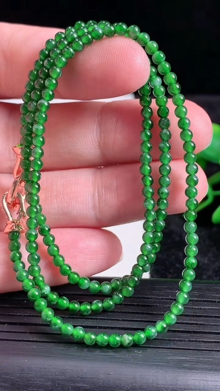 天然A货翡翠小米珠项链，尺寸3，重:9.32g
3月22日