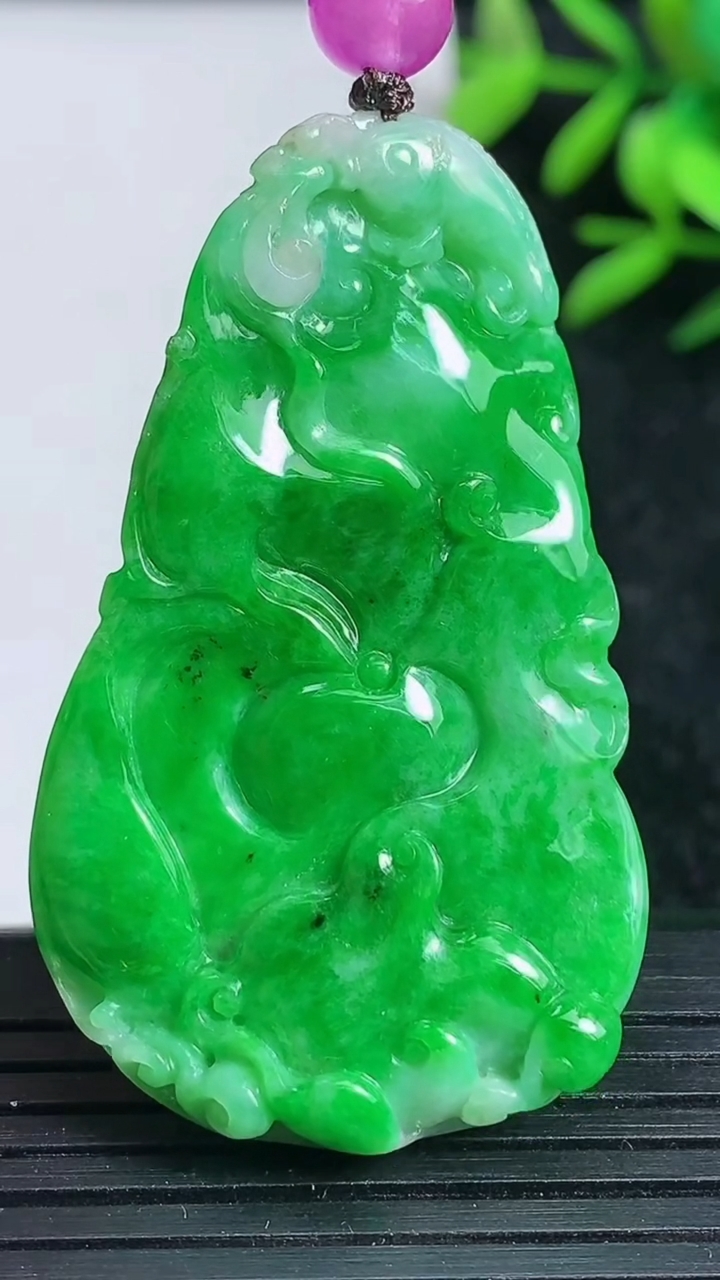 天然A货翡翠年年有余吊坠，尺寸48-29.4-5.8，重:17.41g
3月22日