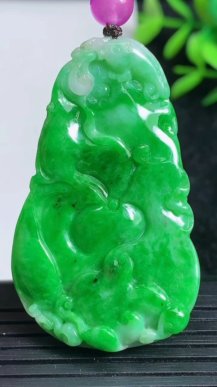 天然A货翡翠年年有余吊坠，尺寸48-29.4-5.8，重:17.41g
3月22日