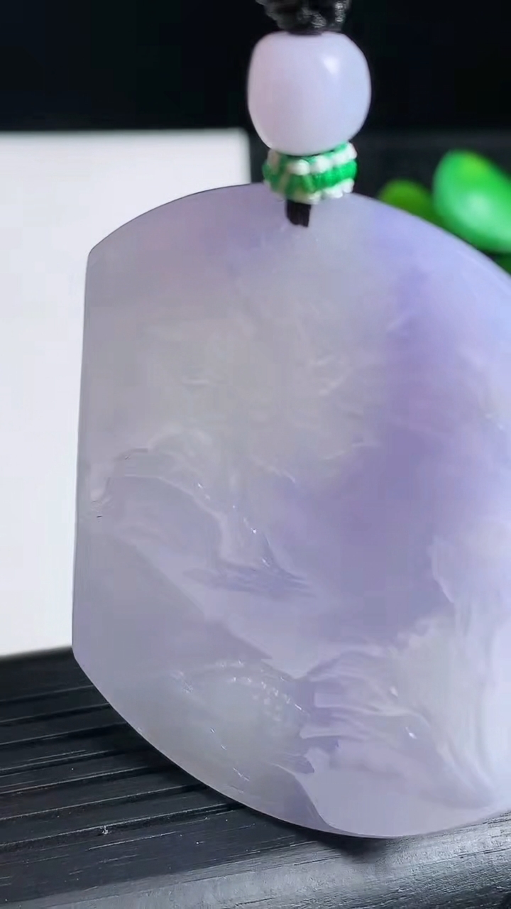 天然A货翡翠紫罗兰山水牌吊坠尺寸50-38.9-4.3重量:26.65g
3月22日