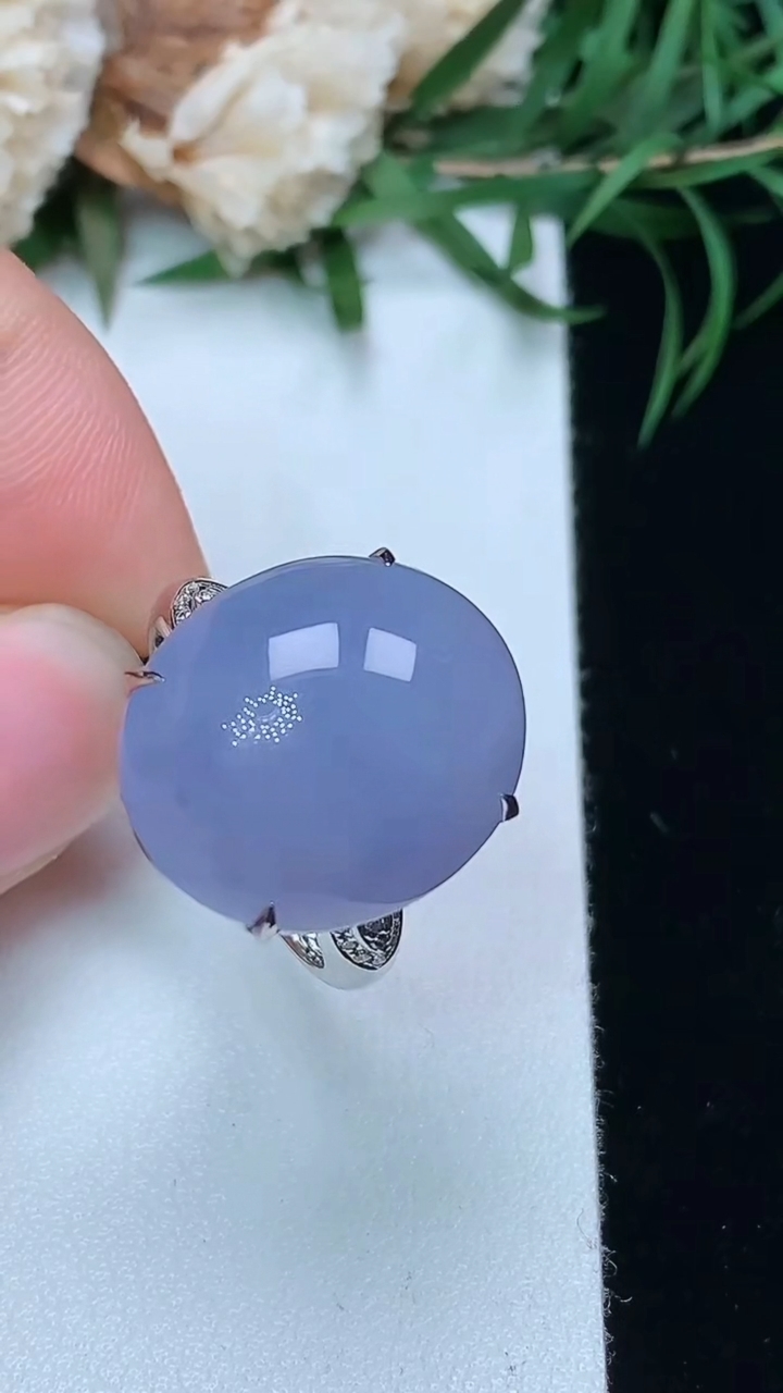 天然A货翡翠紫罗兰蛋面戒指，尺寸17-17.6-15，重量:6.58g
3月22日