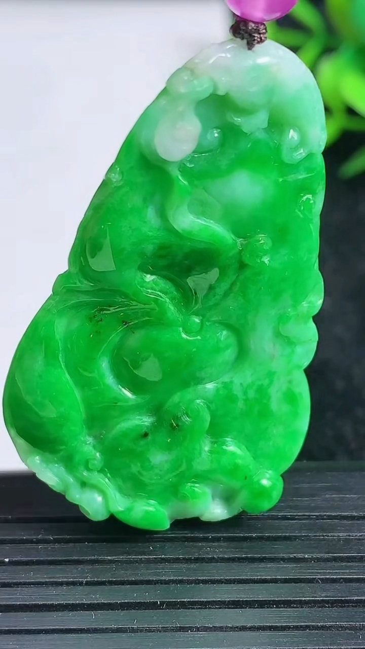 天然A货翡翠年年有余吊坠，尺寸48-29.4-5.8，重:17.41g
3月22日