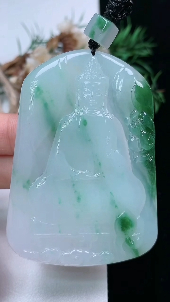天然A货翡翠素衣观音吊坠，尺寸65.6-47-5.8，重量:41.01g
3月22日