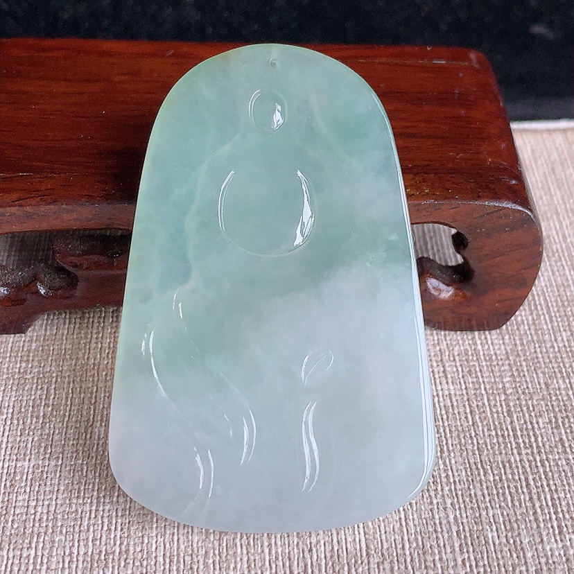 天然A货翡翠晴水普贤菩萨吊坠 
尺寸61.5-40-5.4mm 重量29.70g 0322