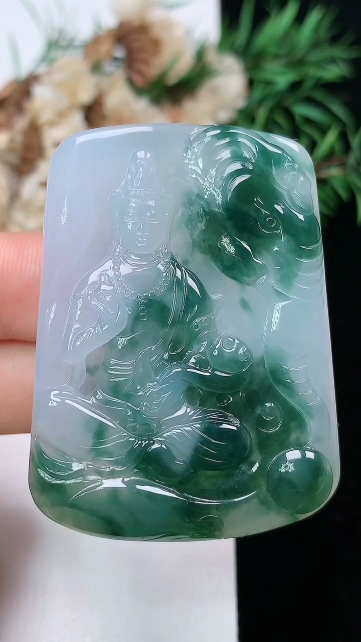 天然A货翡翠普贤菩萨吊坠，尺寸48.2-36-5，重量:21.19g
3月22日