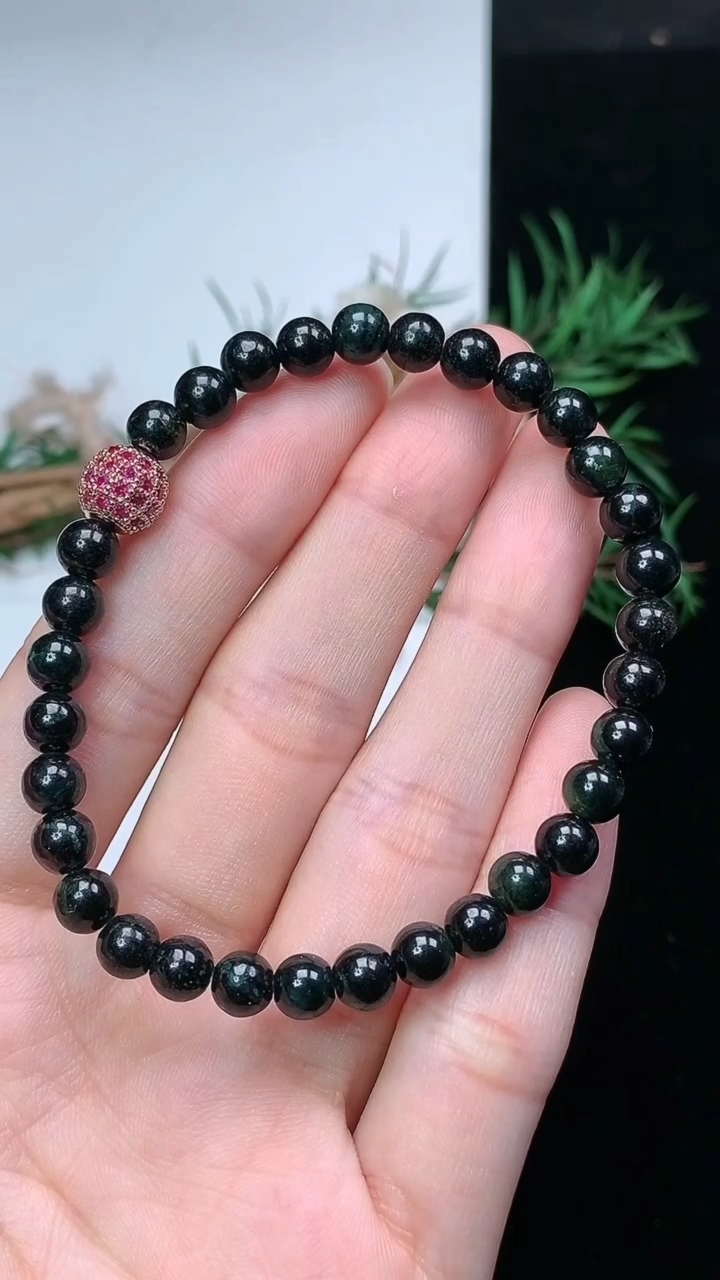 天然A货翡翠货墨翠圆珠手串，尺寸5.7-32颗，重量:10.74g3月22日
工厂直销收藏佳品,种好水足，色泽均匀，有种有色，上手高大气！