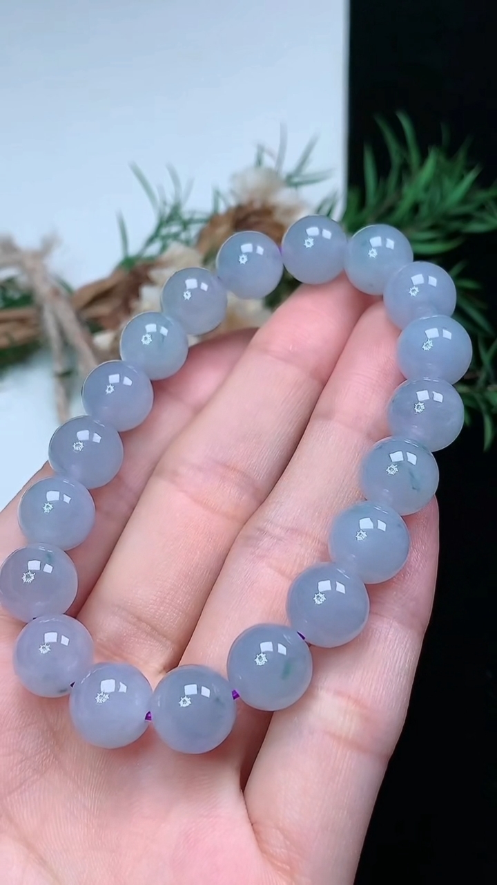 天然A货翡翠紫罗兰 飘花圆珠手串，尺寸9.7-19颗，重量:31.59g3月22日
工厂直销收藏佳品,种好水足，色泽均匀，有种有色，上手高大气！