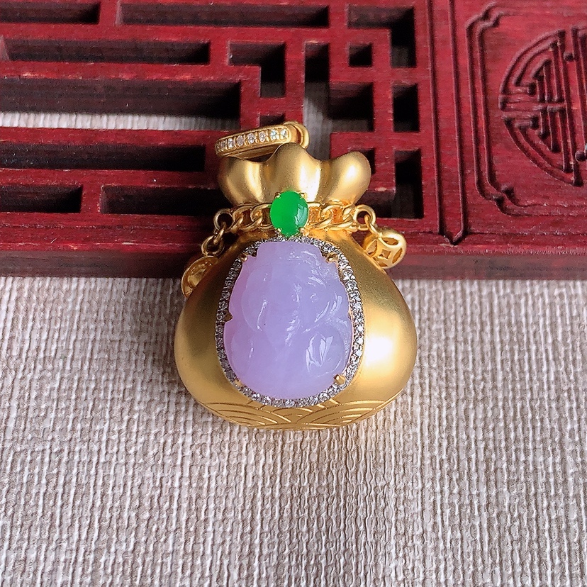 天然A货翡翠18K金伴钻镶嵌紫罗兰招财貔貅吊坠 
尺寸34-21.8-15.4裸石13-10.8mm