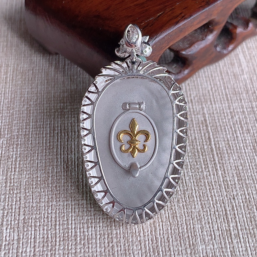 天然A货翡翠18K金伴钻镶嵌满绿叶子金枝玉叶吊坠 
尺寸43.4-23-9.6裸石30-20.5mm