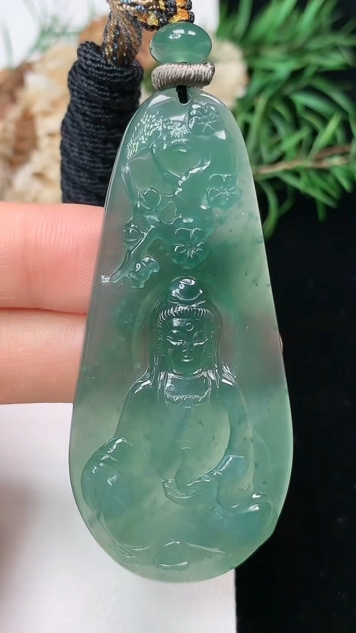 天然A货翡翠蓝水观音菩萨吊坠，尺寸59.2-27.6-5.6，重量:20.71g
3月22日