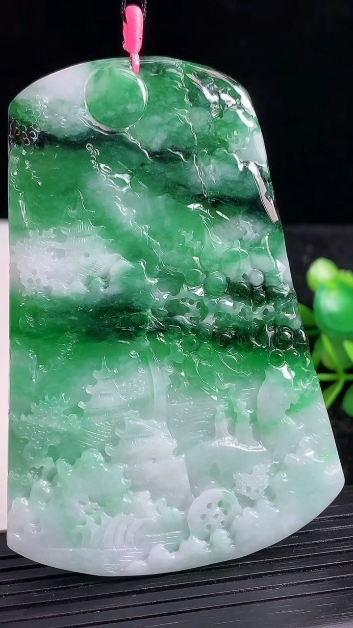 天然A货翡翠山水牌吊坠尺寸79.5-53.6-4.9重量:54.62g
3月22日