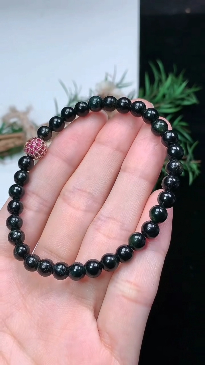 天然A货翡翠货墨翠圆珠手串，尺寸5.7-32颗，重量:10.74g3月22日
工厂直销收藏佳品,种好水足，色泽均匀，有种有色，上手高大气！