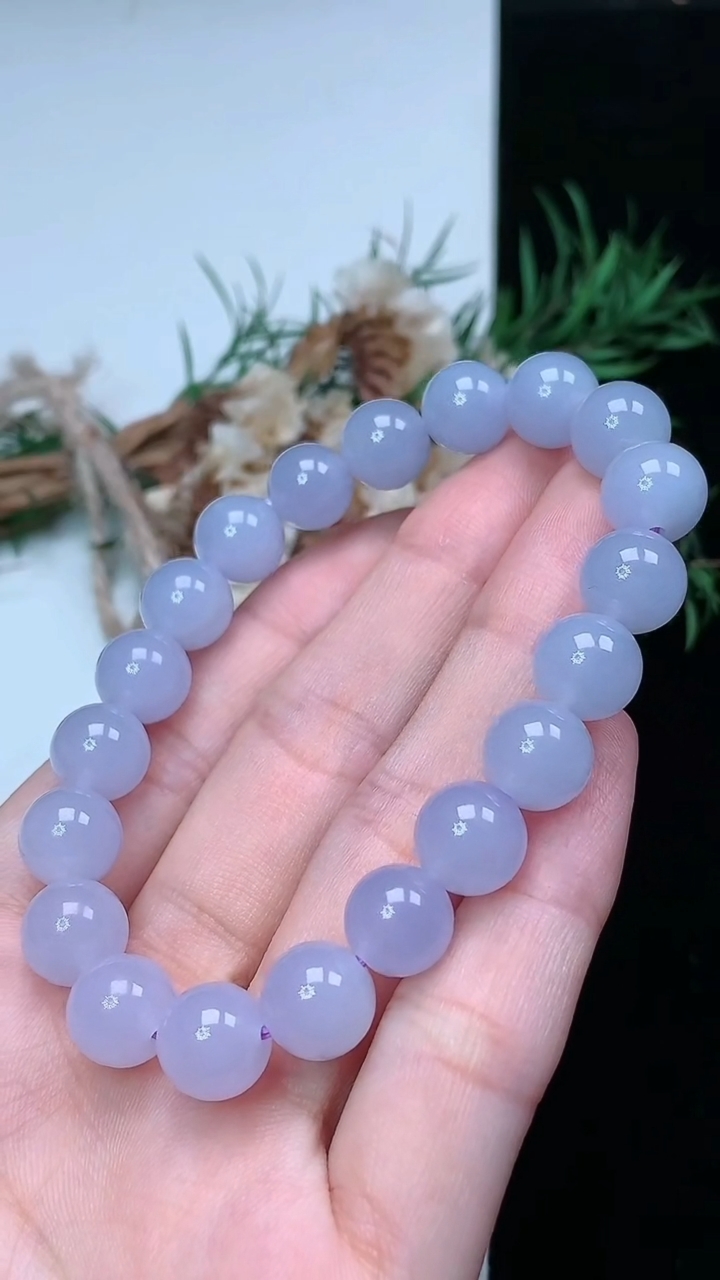 天然A货翡翠紫罗兰圆珠手串，尺寸9.5-20颗，重量:29.29g3月22日
工厂直销收藏佳品,种好水足，色泽均匀，有种有色，上手高大气！