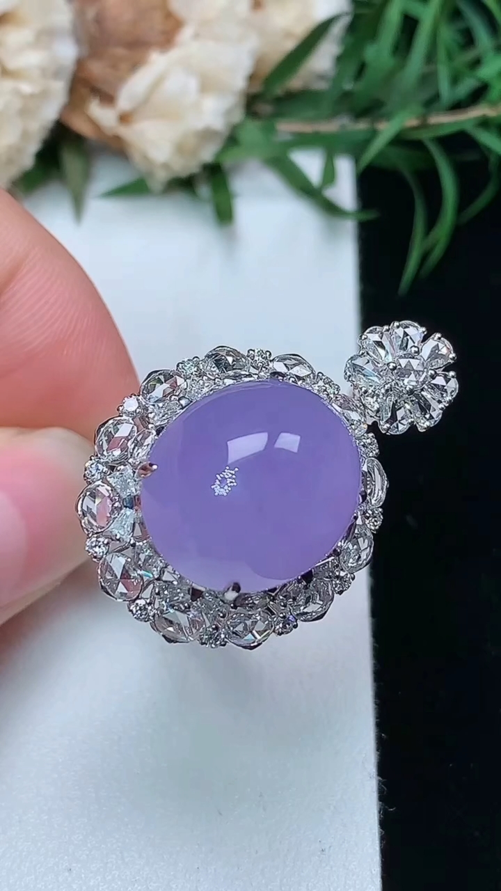 天然A货翡翠紫罗兰蛋面戒指 吊坠两用款，尺寸17.3-15.5-13.3，重量:10.38g2026