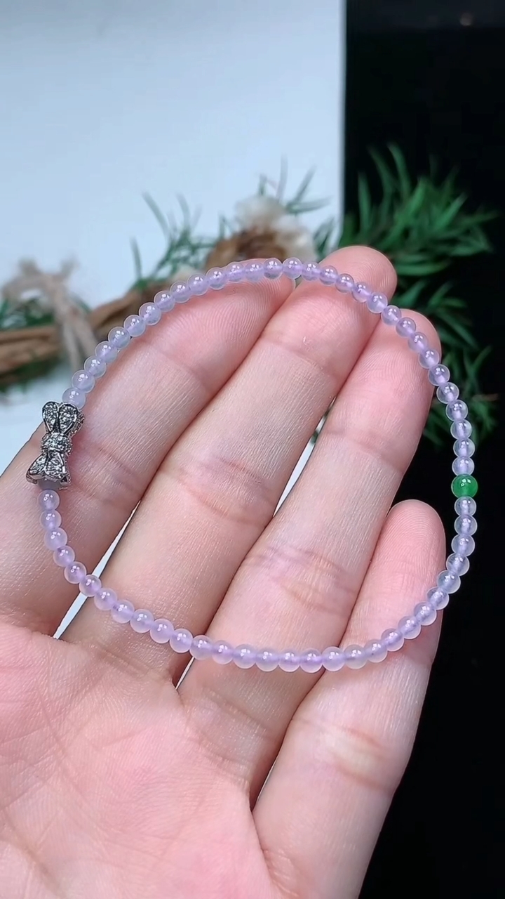 天然A货翡翠白冰小米珠手串，尺寸2.8-62颗，重量:3.12g3月22日
工厂直销收藏佳品,种好水