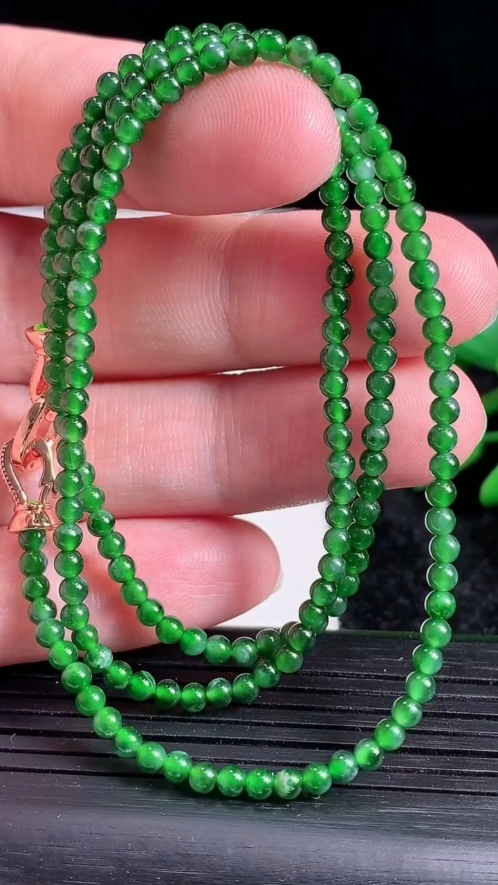 天然A货翡翠小米珠项链，尺寸3，重:9.32g
3月22日