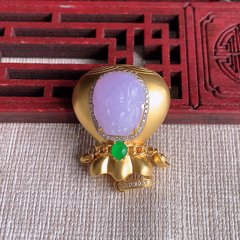天然A货翡翠18K金伴钻镶嵌紫罗兰招财貔貅吊坠 
尺寸34-21.8-15.4裸石13-10.8mm 重量6.45g 0320