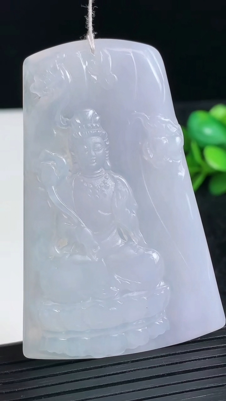 天然A货翡翠紫罗兰大势至菩萨吊坠尺寸64.9-42.3-4.4重量:27.64g
3月23日