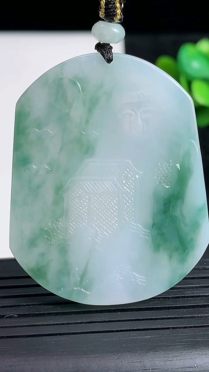 天然A货翡翠牌吊坠尺寸49.6-39.9-4重量:20.64g
3月23日