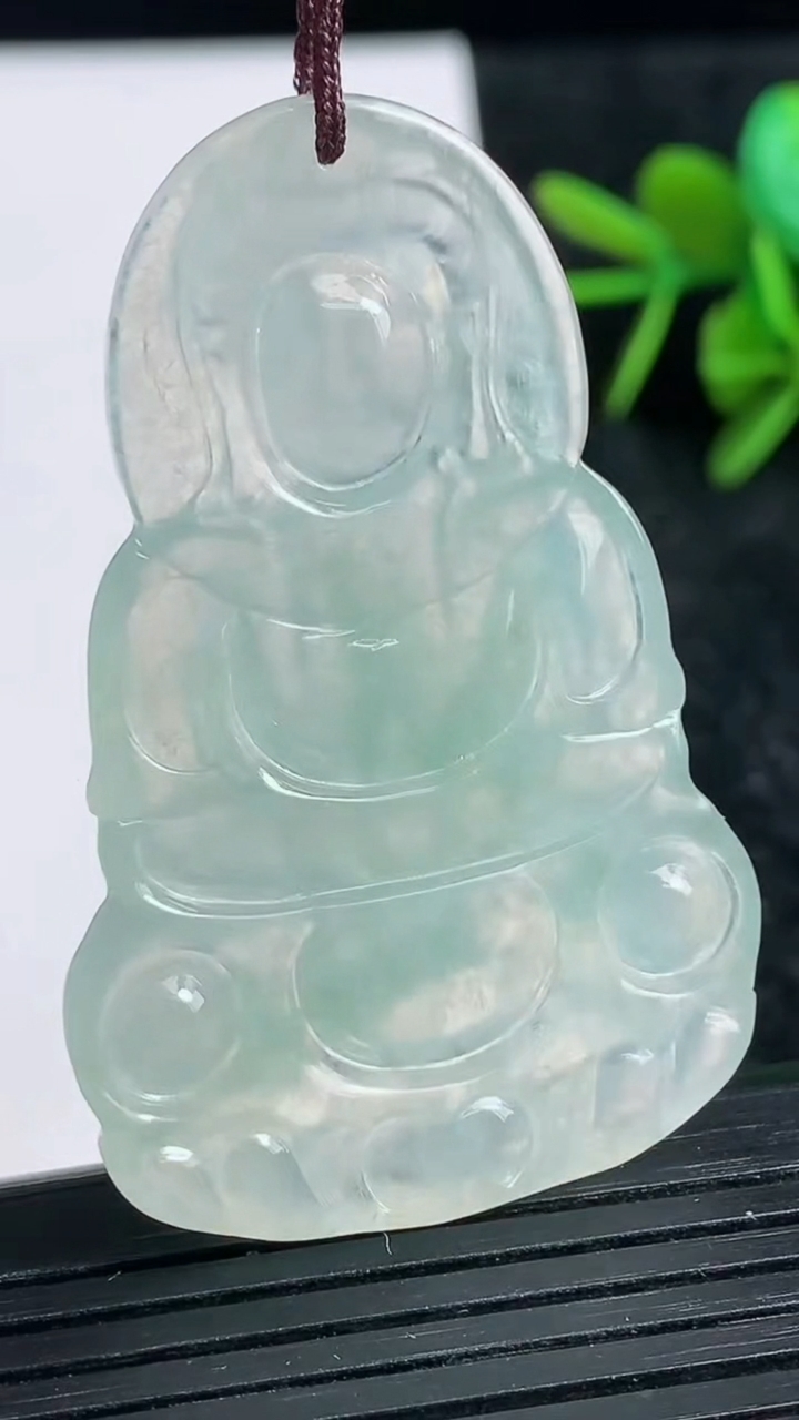 天然A货翡翠观音菩萨吊坠尺寸49.7-32.6-4.9重量:14.22g
3月23日